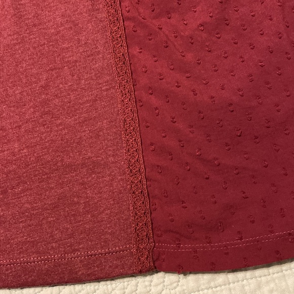 NWT - John’s Bay Women’s Top -  XXL in burgundy - Picture 8 of 11